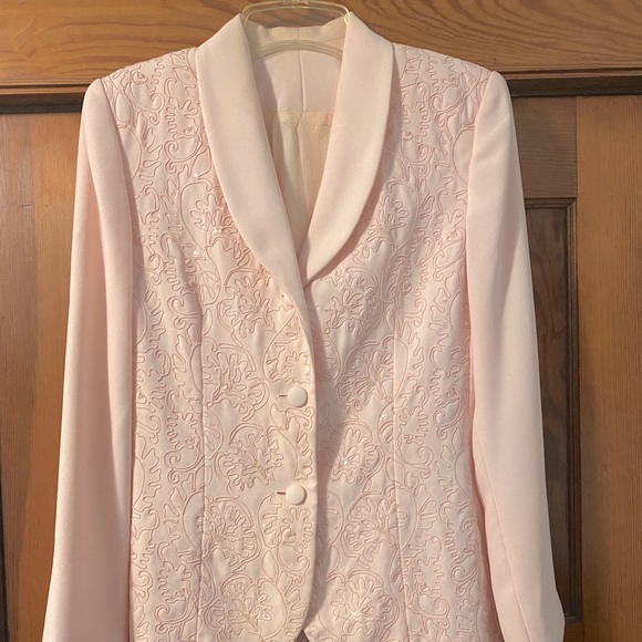 Jackets & Blazers - Women's Light Pink Beads Sequence Suit Jacket